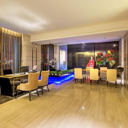 Longda Hotel Чанчун Екстериор снимка